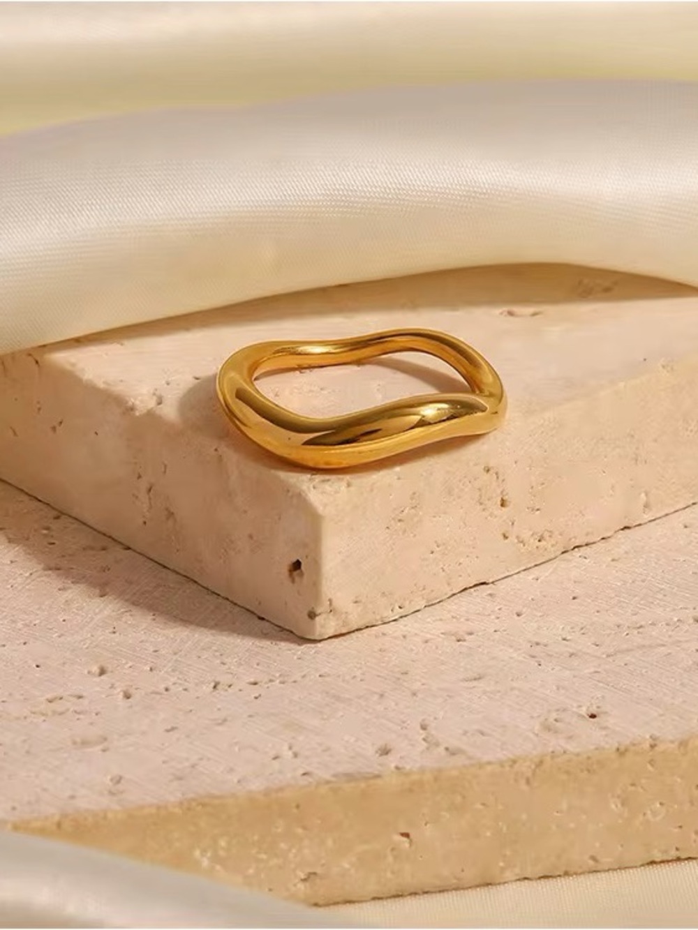 SIZE 6 | 18K Gold Plated Sculpted Wave Ring